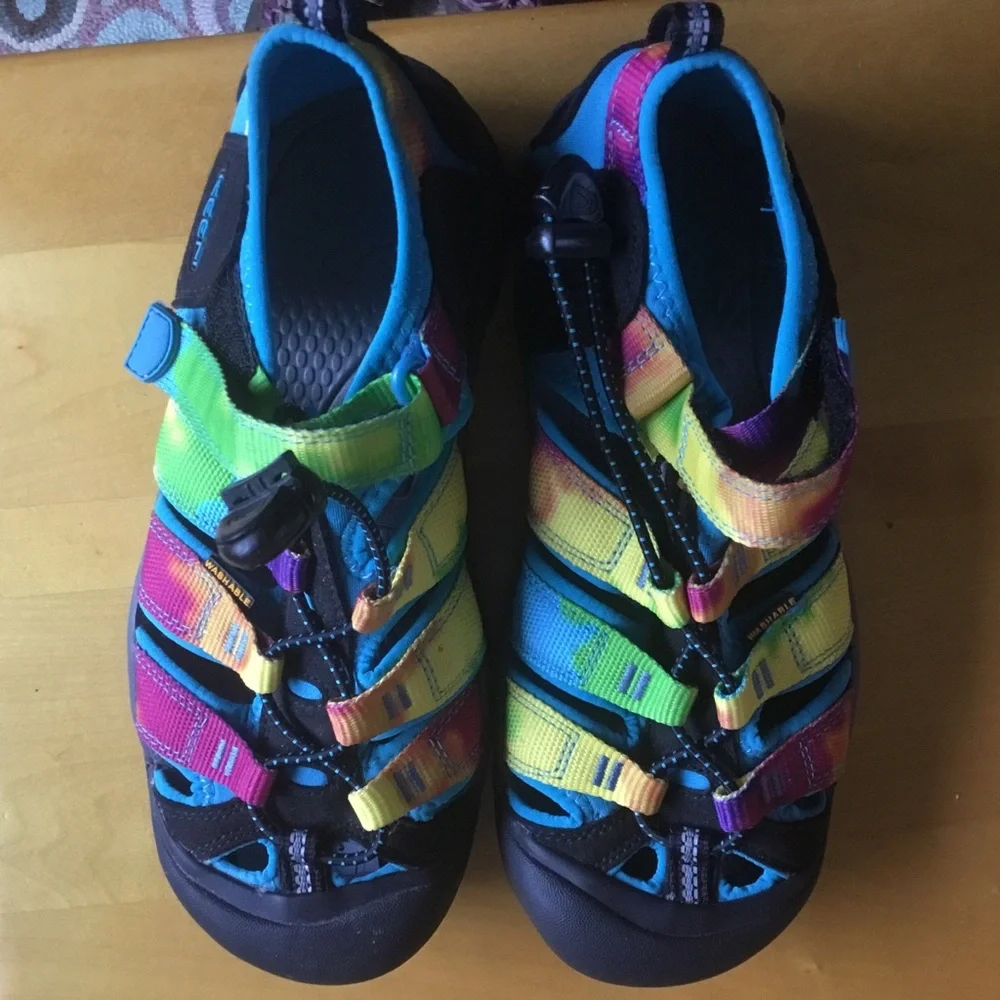 Keen Kids' size 4 Newport H2 sandals in rainbow tie-dye